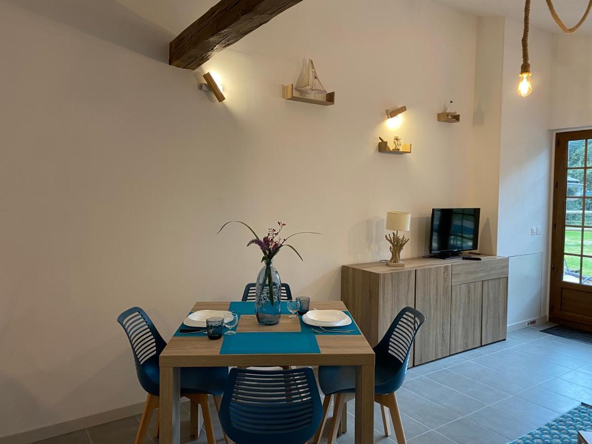Les 4 Seasons, Agreable Gite Avec Terrasse Et Jardin La Croix Bigot Bagian luar foto